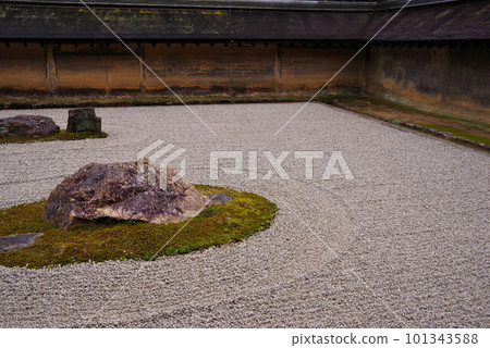 Scenery of World Heritage Ryoan-ji Temple Scenery of World Heritage Ryoan-ji Temple 101343588
