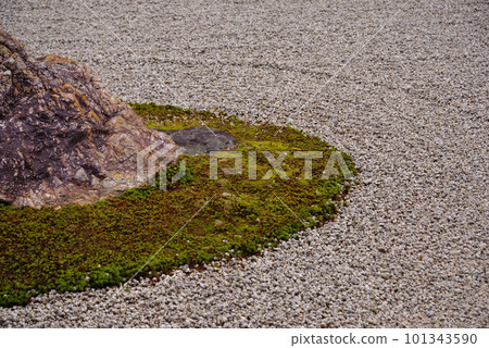 Scenery of World Heritage Ryoan-ji Temple Scenery of World Heritage Ryoan-ji Temple 101343590