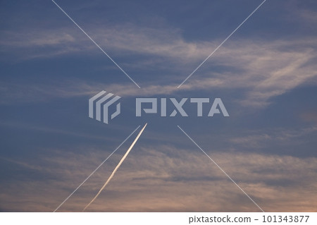 Sunset Sky with Contrails・Sky Limited・230404pm Sunset Sky with Contrails・Sky Limited・230404pm 101343877