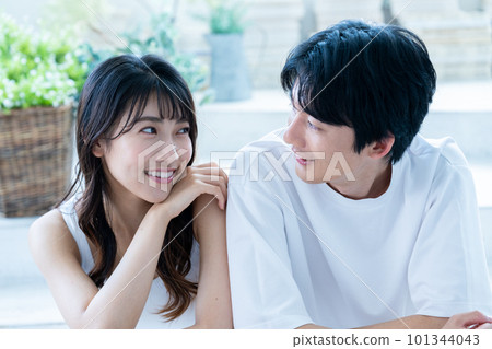 Relaxing couple Relaxing couple 101344043
