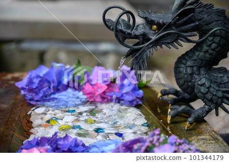 Shisa floating in the chozuya Shisa floating in the chozuya 101344179