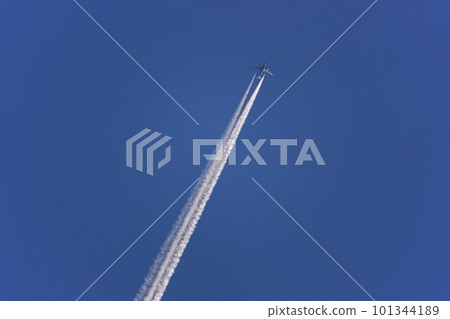 有尾蹟的春天傍晚天空・只有天空・長焦・230404pm 有尾蹟的春天傍晚天空・只有天空・長焦・230404pm 101344189