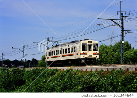 2001 Series 119 single train running on the Iida Line 2001 Series 119 single train running on the Iida Line 101344644