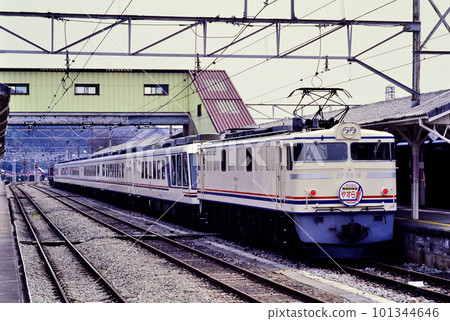 2001 EF6019 push-pull tatami room train Yasuragi Sayonara Train 101344646