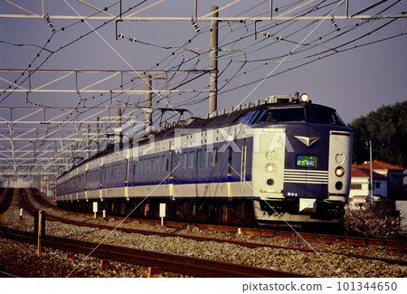 2001 10 583 系列臥舖特快列車在東海道線運行 2001 10 583 系列臥舖特快列車在東海道線運行 101344650
