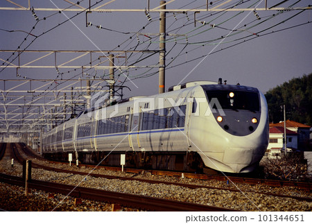 2001 九列 681 系列 Thunderbird Express 列車在東海道線上運行 2001 九列 681 系列 Thunderbird Express 列車在東海道線上運行 101344651