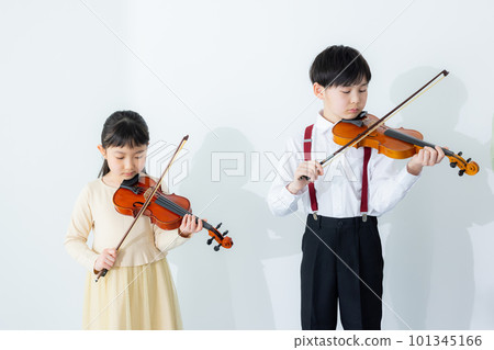 Violin classroom children Violin classroom children 101345166
