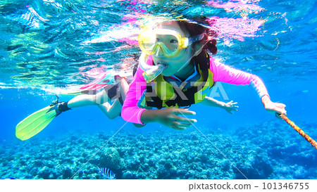 Parent and child doing snorkeling in Okinawa Akajima underwater photography Parent and child doing snorkeling in Okinawa Akajima underwater photography 101346755