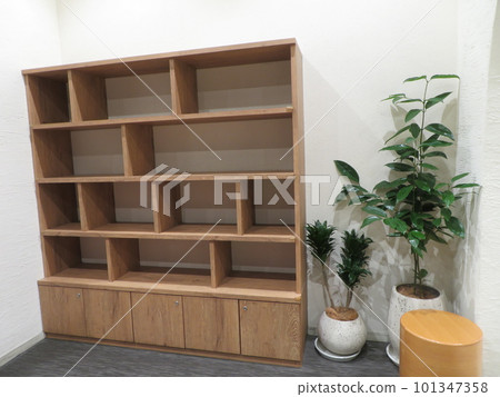 shelf display 101347358