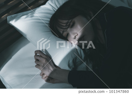 female, females, lady 101347860