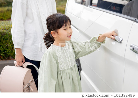 媽媽開車接小學生 101352499