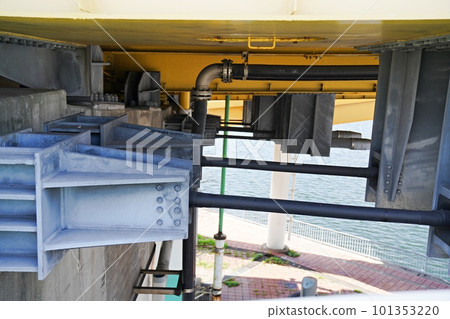 Osaka Izumiotsu Izumiotsu Ohashi bridge girder (bridge prevention structure) (spring) Osaka Izumiotsu Izumiotsu Ohashi bridge girder (bridge prevention structure) (spring) 101353220