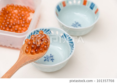 [Completion of salmon roe marinated in soy sauce] 101357708