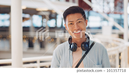 adult, asia, asian, asian man, attractive, b2c, bag, businessman, buy, buying, carrier bag, cheerful, chinese, choice, christmas, commerce, consumables, consumer, consumerism, customer, deal, decembe 101357718