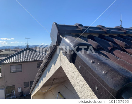 Second floor roof brown tiles 101357993