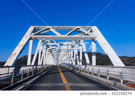 Hayase Bridge connecting Kure and Etajima (Kure City, Hiroshima Prefecture) Hayase Bridge connecting Kure and Etajima (Kure City, Hiroshima Prefecture) 101359274