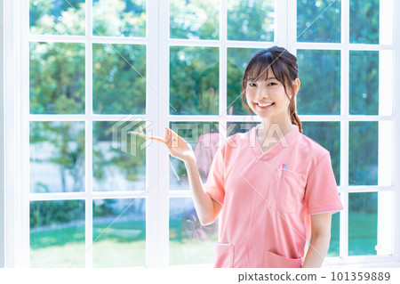 young nursing staff woman 101359889