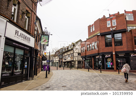 科羅納不受歡迎的溫莎街頭 101359950
