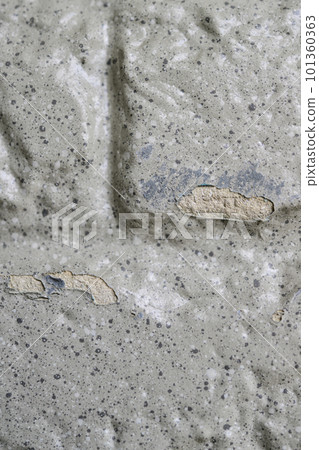 Close-up of the wall of the house where the paint film is missing (before and after the house renovation) 101360363