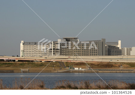 Arakawa scenery, Metropolitan Expressway and Tokyo Detention Center [Adachi Ward, Tokyo] 101364526