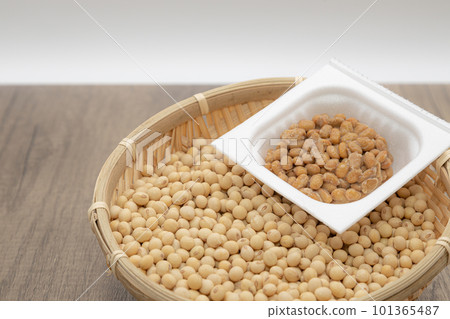 Dried soybeans and natto in trays in a colander Dried soybeans and natto in trays in a colander 101365487