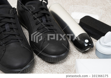 Set for cleaning black shoes from nubuck - water-repellent spray, cream paint, sponges Set for cleaning black shoes from nubuck - water-repellent spray, cream paint, sponges 101366175