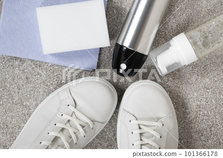 White leather shoe cleaning kit - water-repellent spray, foam, rag and sponge White leather shoe cleaning kit - water-repellent spray, foam, rag and sponge 101366178