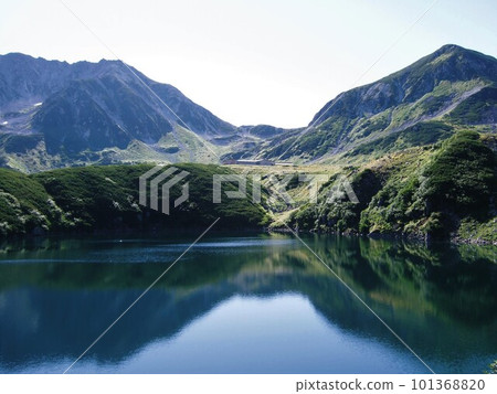 立山室堂的御庫裡池和風景 立山室堂的御庫裡池和風景 101368820