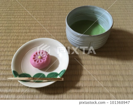 Matcha and seasonal Japanese sweets Matcha and seasonal Japanese sweets 101368947