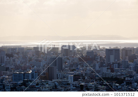 Beautiful sunset town (from Amagoi Observatory, Okinawa Prefecture) Beautiful sunset town (from Amagoi Observatory, Okinawa Prefecture) 101371512