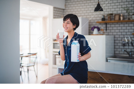 milk, female, females 101372289