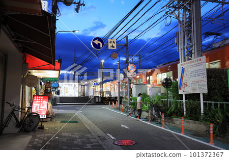 Evening view in front of Hanshin Mukogawa Station 101372367