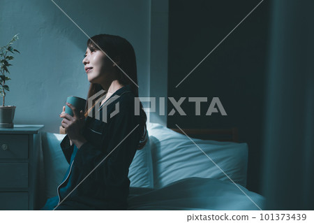 drink, waking up, female 101373439