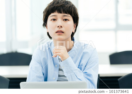 接受路線的一個少婦 101373641