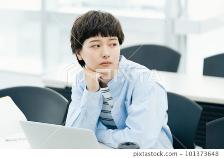 接受路線的一個少婦 101373648