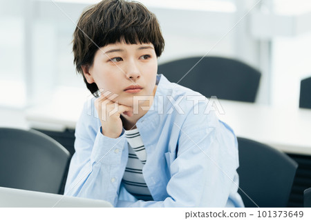 接受路線的一個少婦 101373649