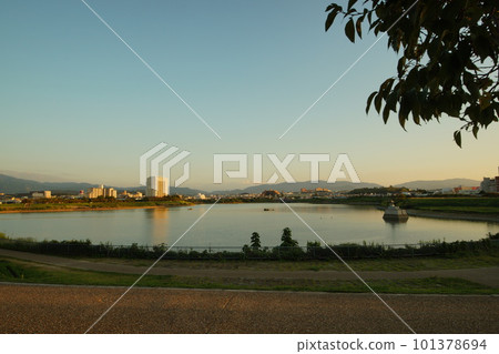 大阪狹山池風景 101378694