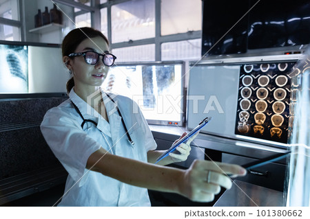 Doctor woman in medical laboratory at hospital. Anatomy diagnostic science of human. 101380662