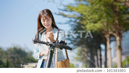 start electric scooter by watch 101381001