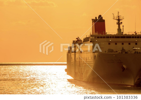 夕陽染紅的大渡口 101383336