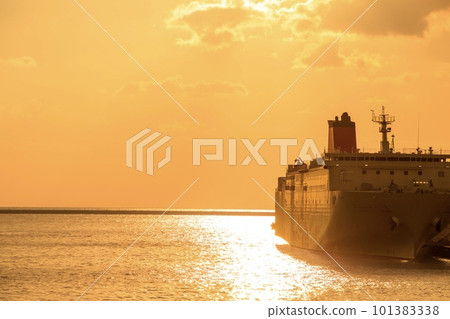 夕陽染紅的大渡口 101383338