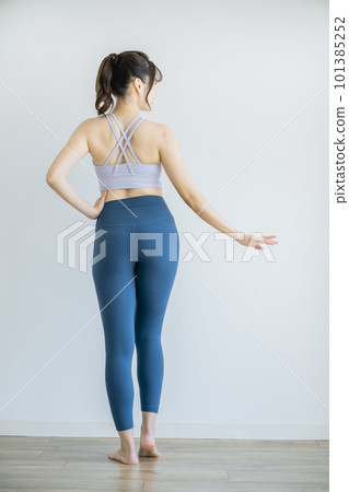 Young woman fitness image back view 101385252