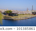 櫻花盛開的富岩運河環水公園風光 101385861