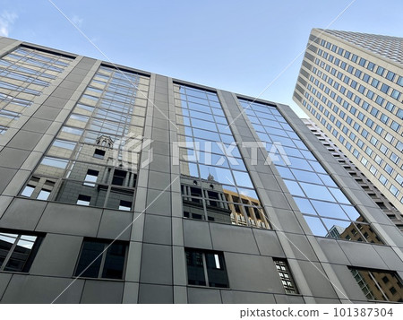 Tokyo: The buildings in Tokyo on a sunny day Tokyo: The buildings in Tokyo on a sunny day 101387304