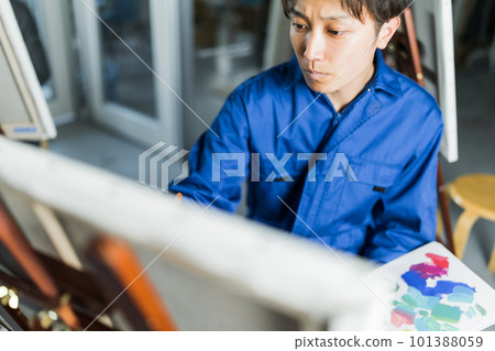 穿著工作服的人 101388059
