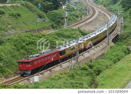 北陸本線 Isurugi-Kurikara JR 東日本 EF81-144（長岡）+ 系列 14（長野）羅馬 101389004