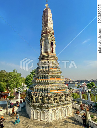 The visiting card of the capital of Thailand is the Buddhist temple Wat Arun, Temple of Dawn, which is located on the banks of the Chao Phraya River The visiting card of the capital of Thailand is the Buddhist temple Wat Arun, Temple of Dawn, which is located on the banks of the Chao Phraya River 101389025