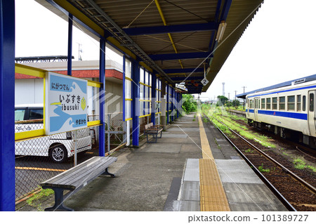 Scenery between Kagoshima Chuo Station and Ibusuki Station on the JR Kyushu Ibusuki Makurazaki Line (Summer 2022) 101389727