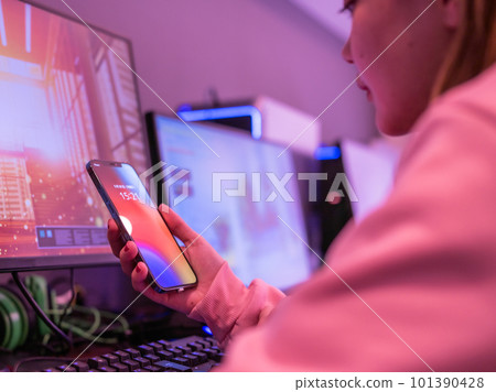 timepiece, watch, smart phone 101390428