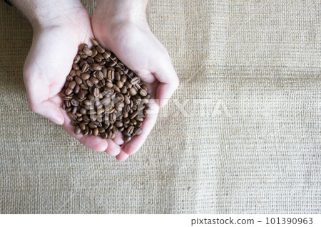 Coffee grains with cherry aroma, natural Arabica coffee 101390963